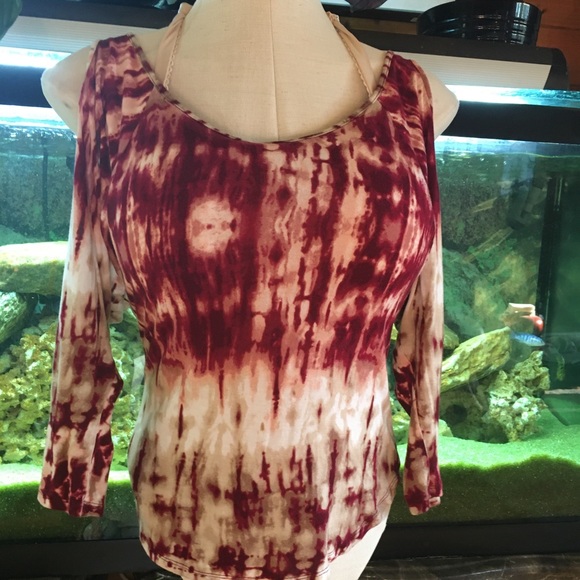 ❌Sold Tie-dyed cold shoulder shirt❌sold❌ - Picture 10 of 10